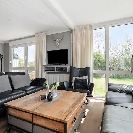 Dom wakacyjny Rumah Kami - Aan Zee