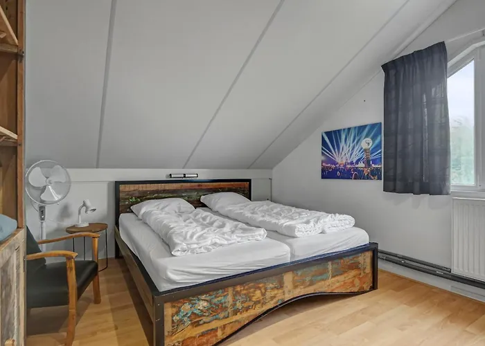 Rumah Kami - Aan Zee Nyaraló *